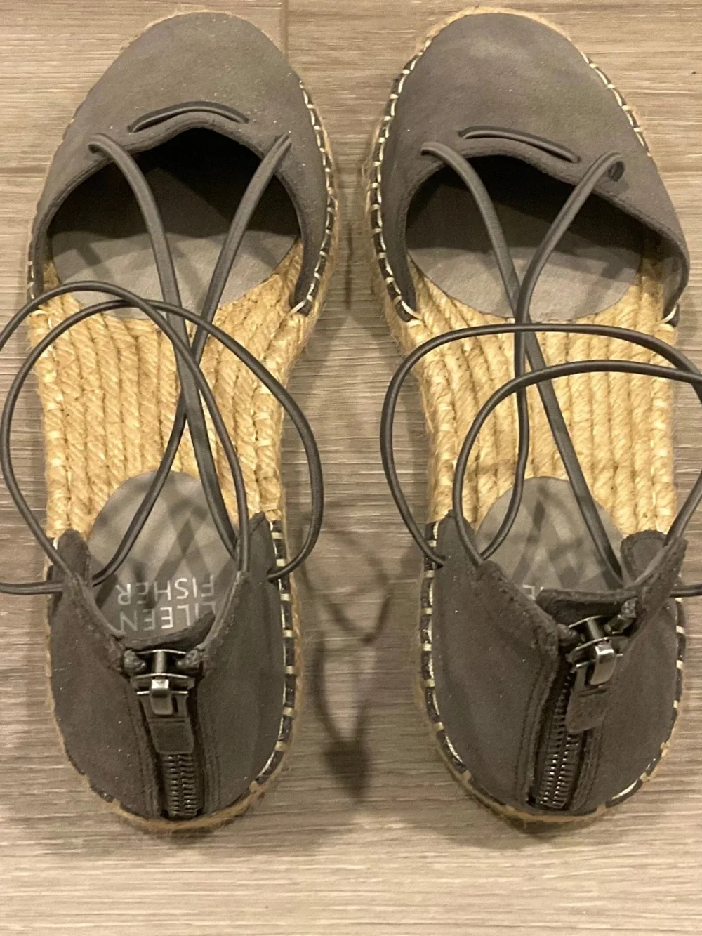 EILEEN FISHER The Classic Espadrille in Metallic Grey Size 6.5 LIKE NEW